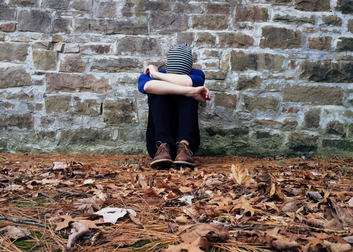 How Childhood Emotional Neglect Shows Up in Adults